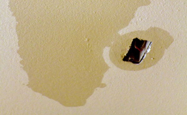 How to Remove Water Stains from Walls and Ceilings